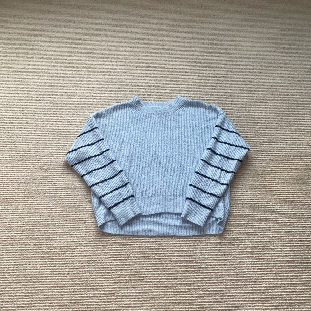 american eagle striped light blue crew neck knit soft sweater